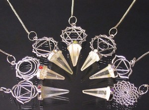 Lot de 7 pendules chakras