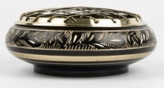 Encensoir émaillé noir et noir avec grille